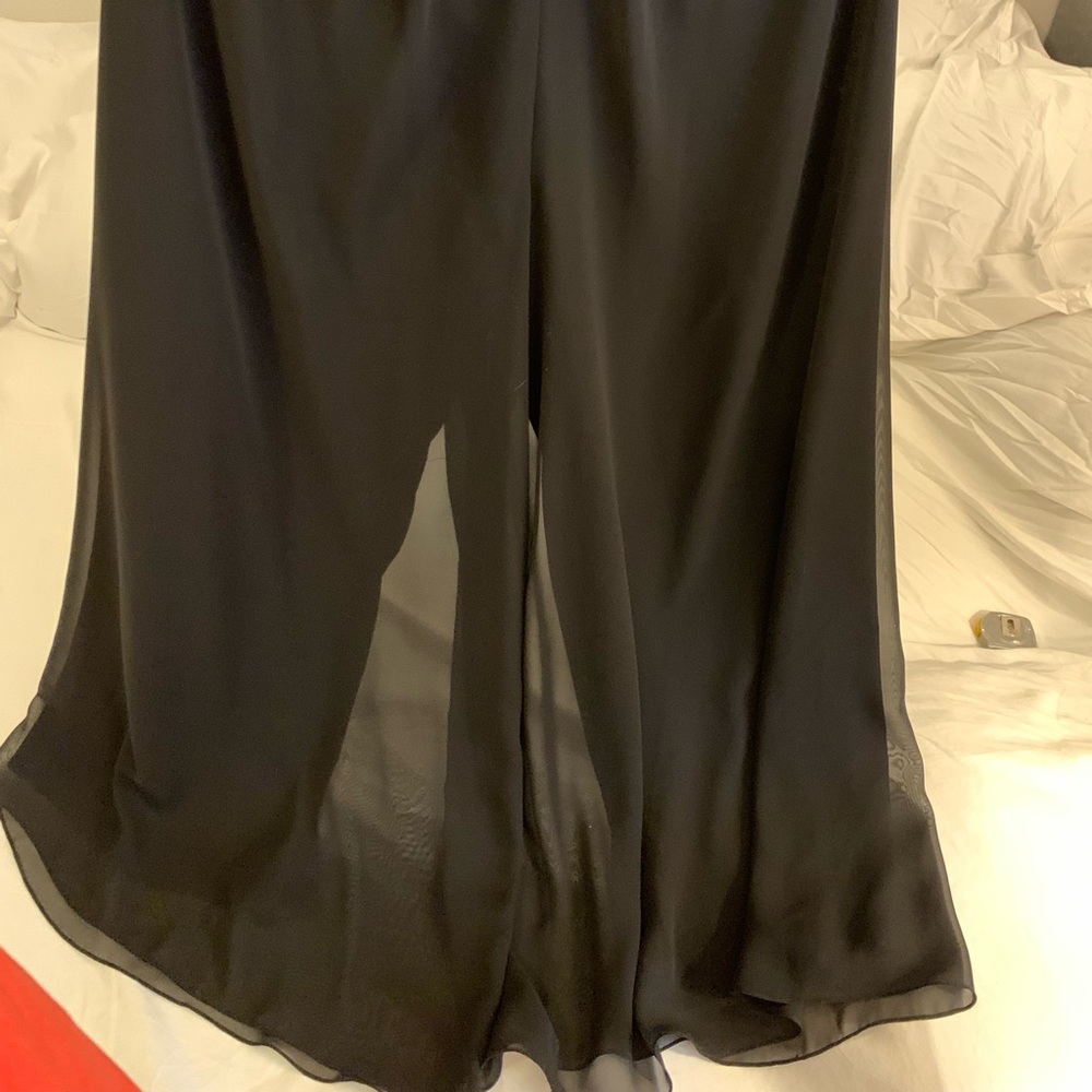 Alex Evenings large wide leg sheer with liner